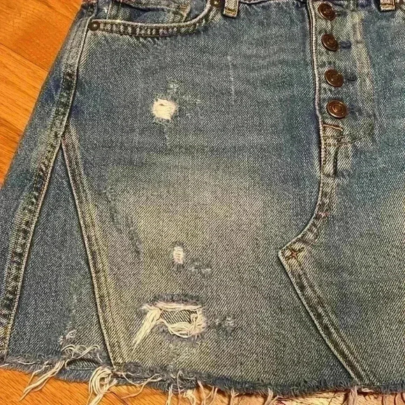 We The Free Distressed Button Fly, Denim Mini Skirt, Size 28/US Size 6. - Picture 7 of 12